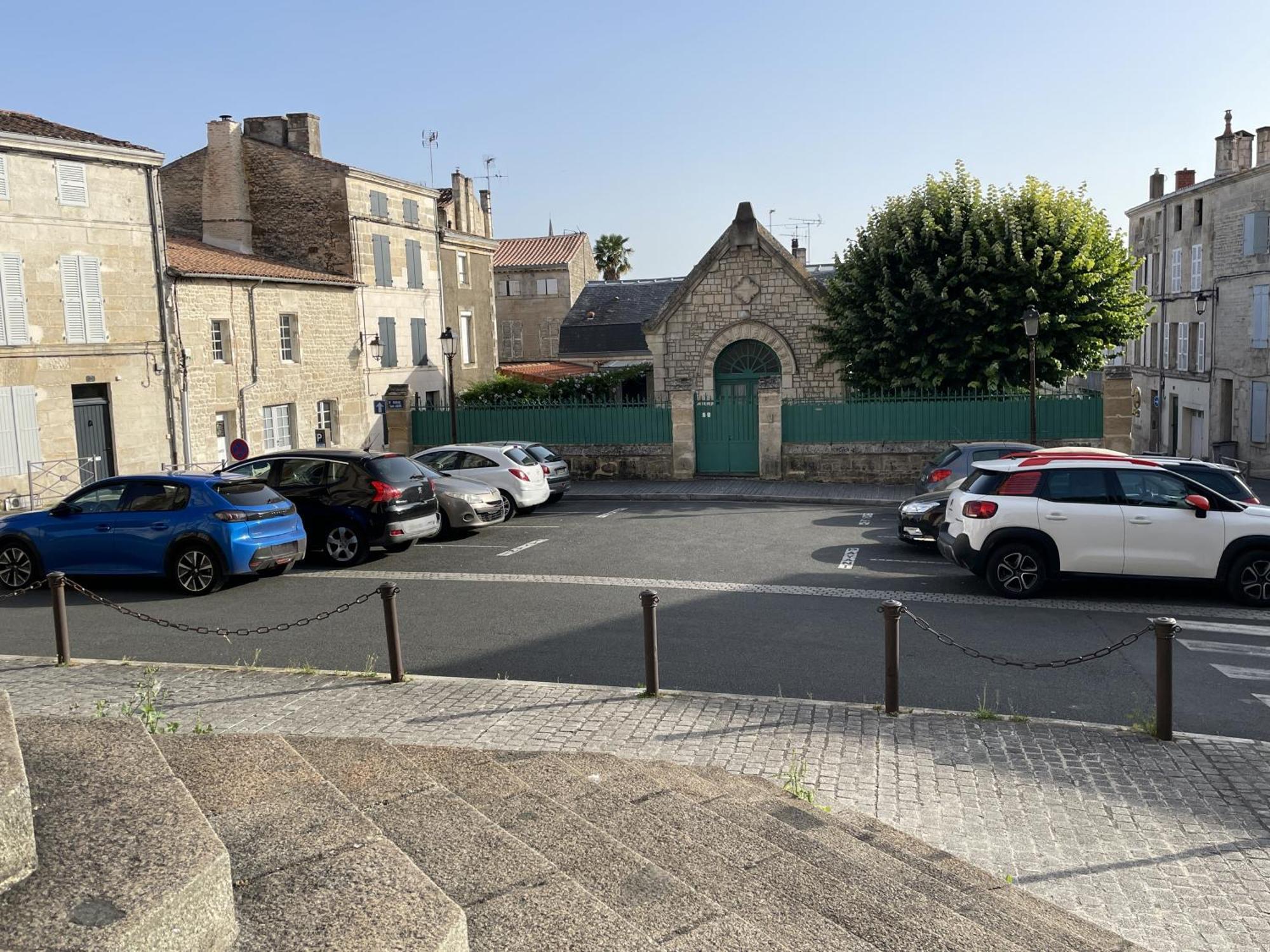 Апартаменты Chez Jean-Yves Et Zoe - La Boheme - Au Calme, Tres Propre, Proche Parkings Ньор Экстерьер фото